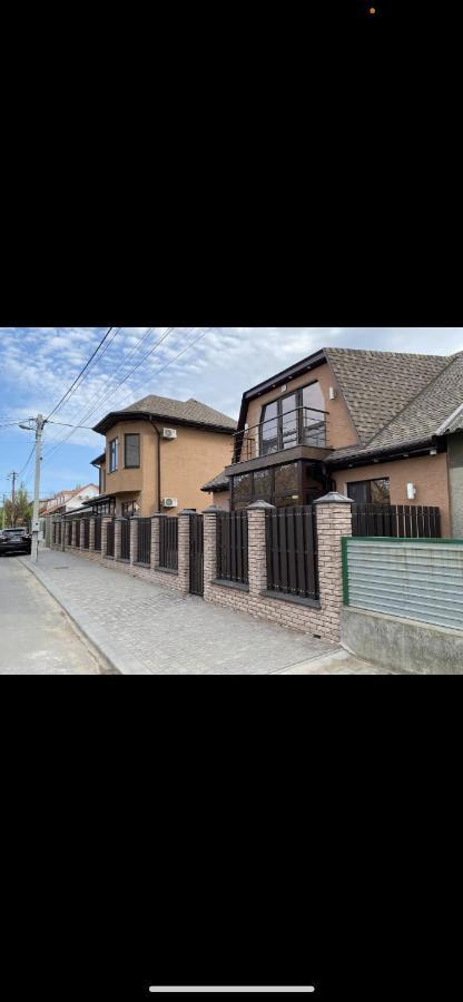 Akkerman-Appartement บิลฮอรอด นีสตรอฟสกาย ภายนอก รูปภาพ